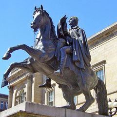 The Wellington Statue in front of Register House.